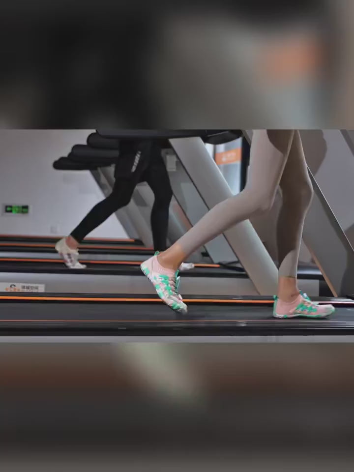 Load video: combine a wide toe box for natural movement with a barefoot design